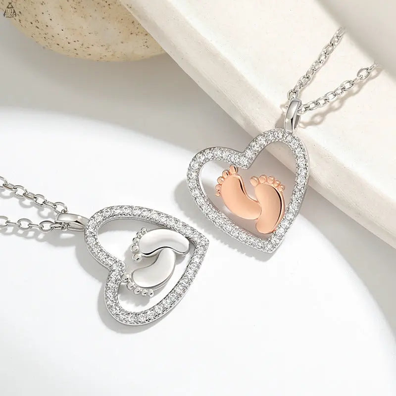 DiffDress: Color Separation Heart-shaped Necklace with Love Footprints